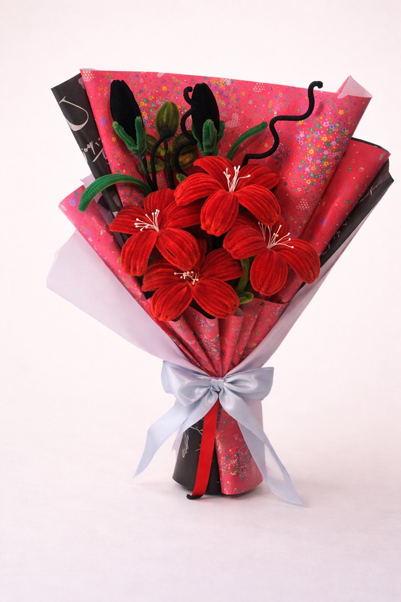 El Örmesi Kırmızı Lilyum Buketi