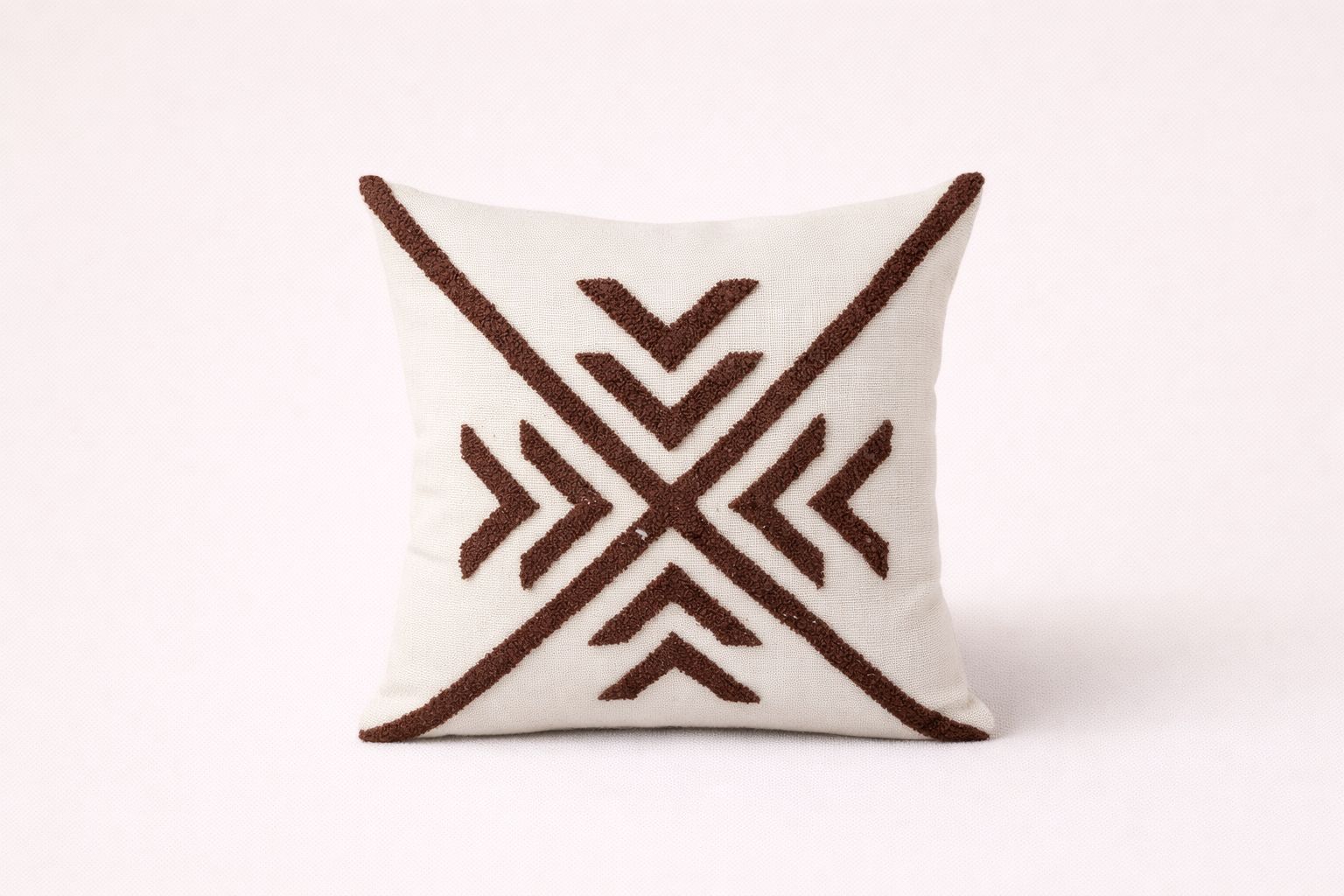 Kahverengi Ok Motifli Kırlent